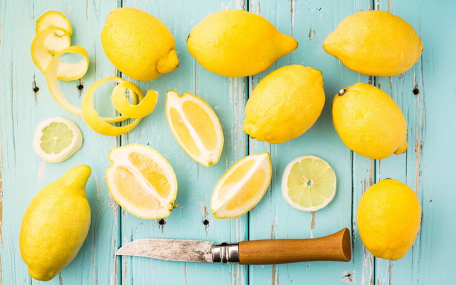 Limonlu su içmenin 10 mucize faydası