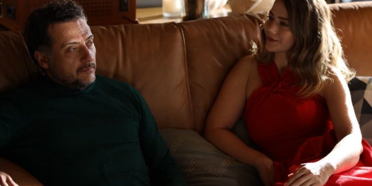 Reytingleriyle kıskandıran Kırmızı Oda dizisinde herkes o kadını merak etti