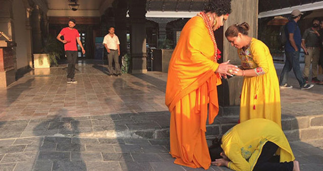 Nepal’de Bülent Ersoy’u Buda Sandılar