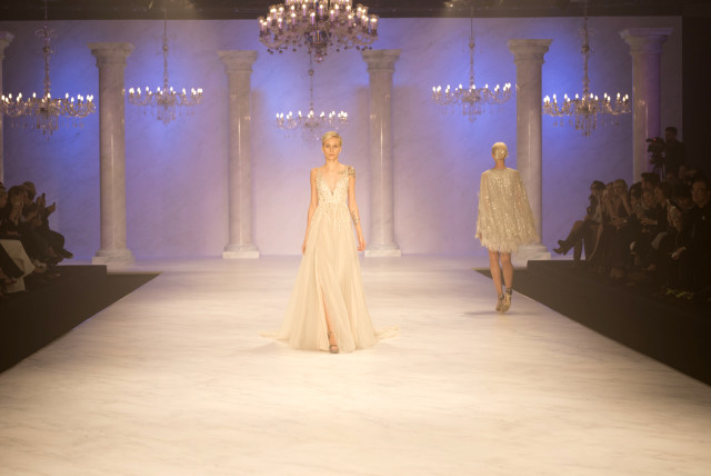 Viola Chan’den Saray Düğünlerine Saygı Duruşu!