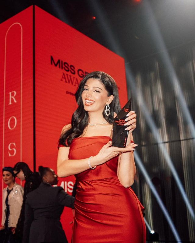 Almanya g&uuml;zellik krali&ccedil;esi Suriyeli Twitch yayıncısı Dua Faris oldu